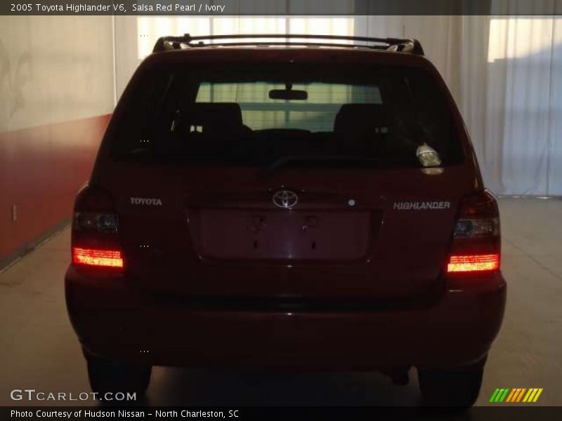 Salsa Red Pearl / Ivory 2005 Toyota Highlander V6
