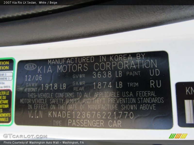 White / Beige 2007 Kia Rio LX Sedan