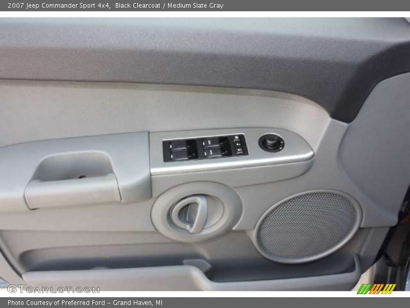Black Clearcoat / Medium Slate Gray 2007 Jeep Commander Sport 4x4
