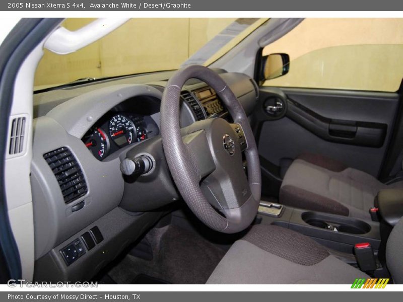 Avalanche White / Desert/Graphite 2005 Nissan Xterra S 4x4