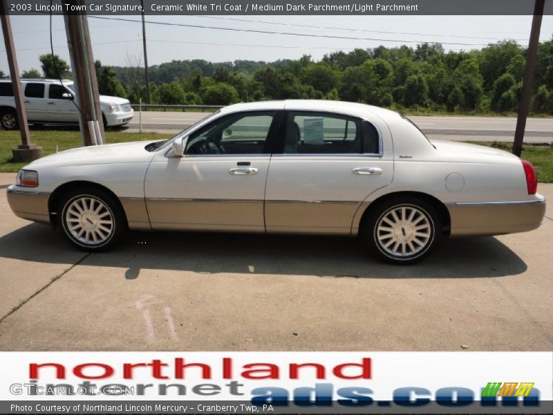 Ceramic White Tri Coat / Medium Dark Parchment/Light Parchment 2003 Lincoln Town Car Signature