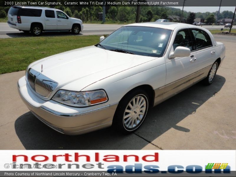 Ceramic White Tri Coat / Medium Dark Parchment/Light Parchment 2003 Lincoln Town Car Signature