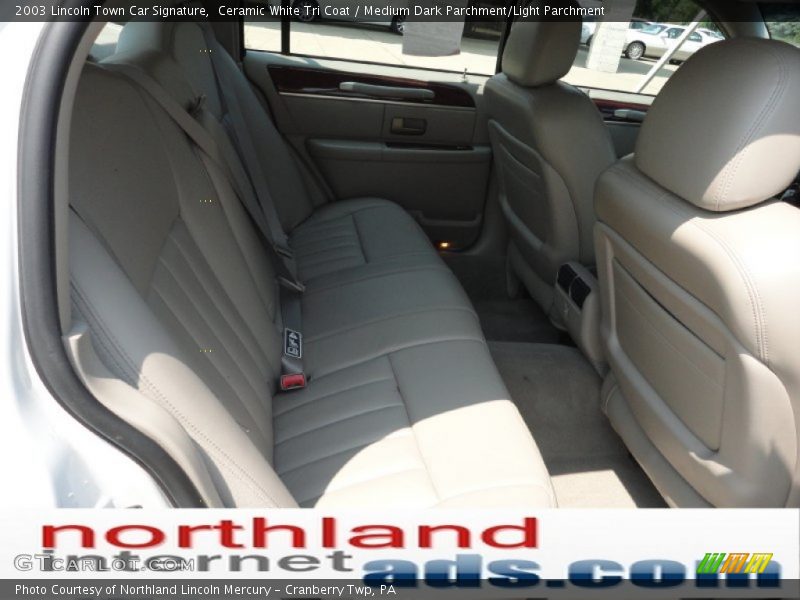 Ceramic White Tri Coat / Medium Dark Parchment/Light Parchment 2003 Lincoln Town Car Signature