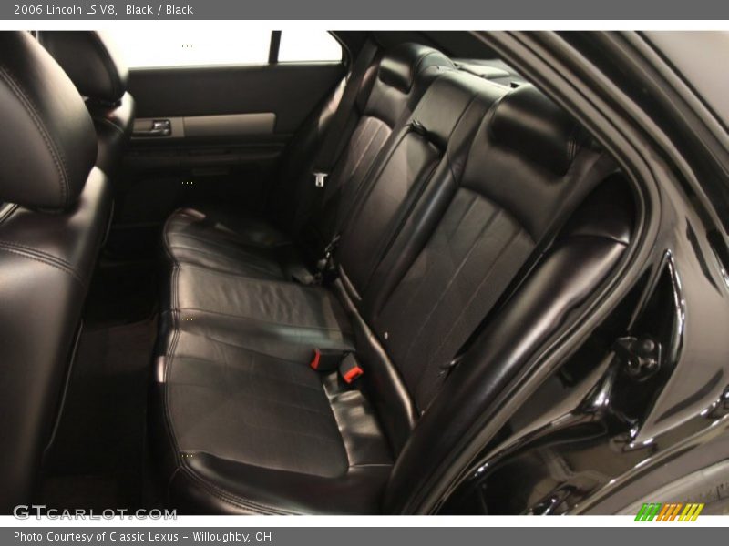 Black / Black 2006 Lincoln LS V8