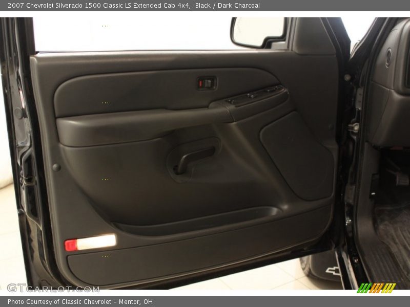 Black / Dark Charcoal 2007 Chevrolet Silverado 1500 Classic LS Extended Cab 4x4