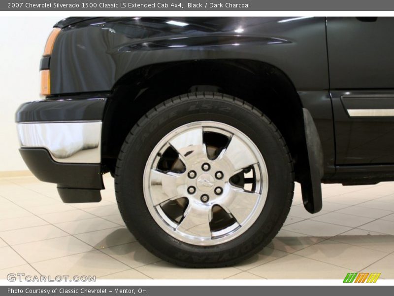Custom Wheels of 2007 Silverado 1500 Classic LS Extended Cab 4x4