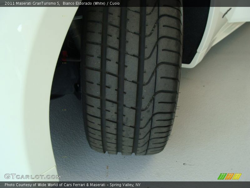 Bianco Eldorado (White) / Cuoio 2011 Maserati GranTurismo S