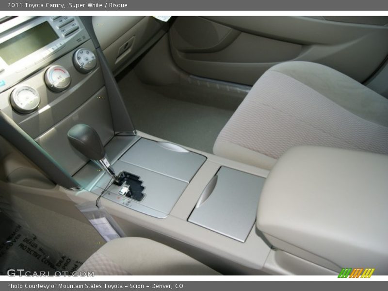 Super White / Bisque 2011 Toyota Camry