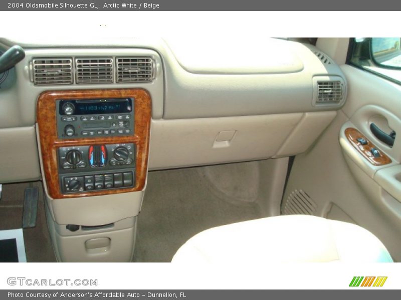 Arctic White / Beige 2004 Oldsmobile Silhouette GL