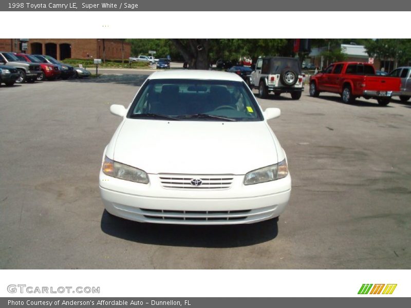 Super White / Sage 1998 Toyota Camry LE