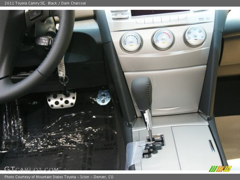 Black / Dark Charcoal 2011 Toyota Camry SE
