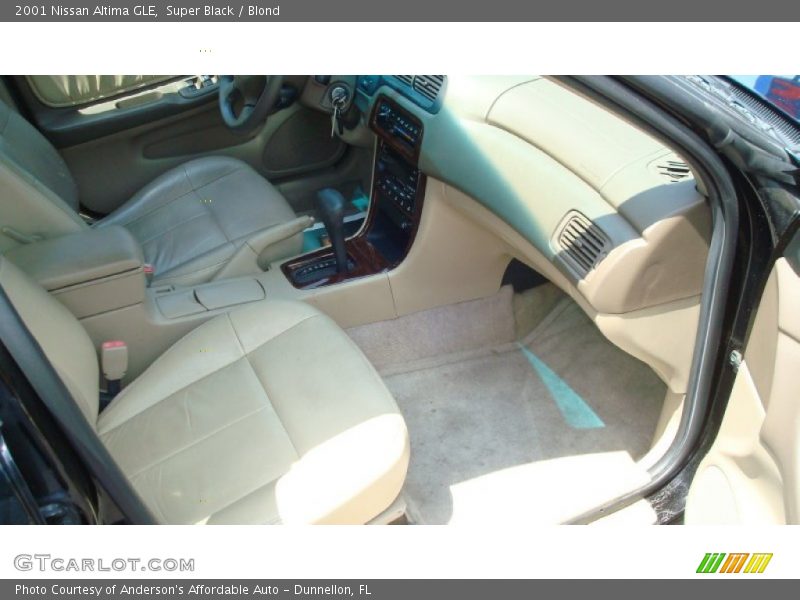Super Black / Blond 2001 Nissan Altima GLE