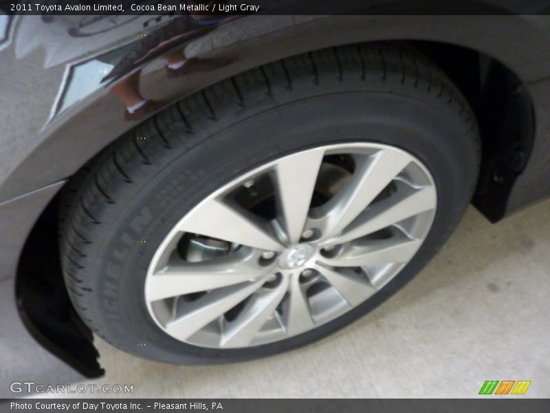 Cocoa Bean Metallic / Light Gray 2011 Toyota Avalon Limited