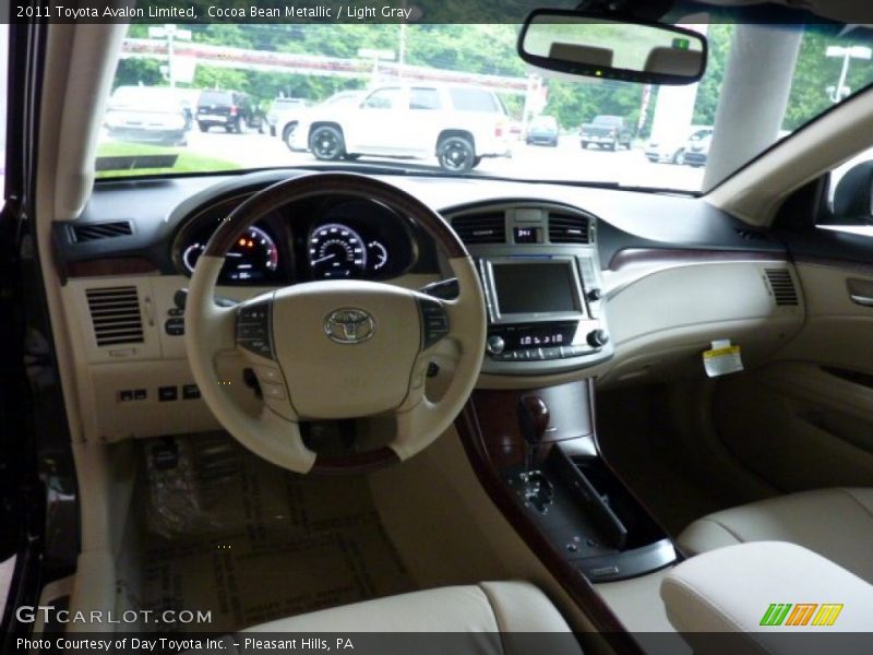 Cocoa Bean Metallic / Light Gray 2011 Toyota Avalon Limited