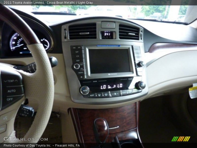Cocoa Bean Metallic / Light Gray 2011 Toyota Avalon Limited