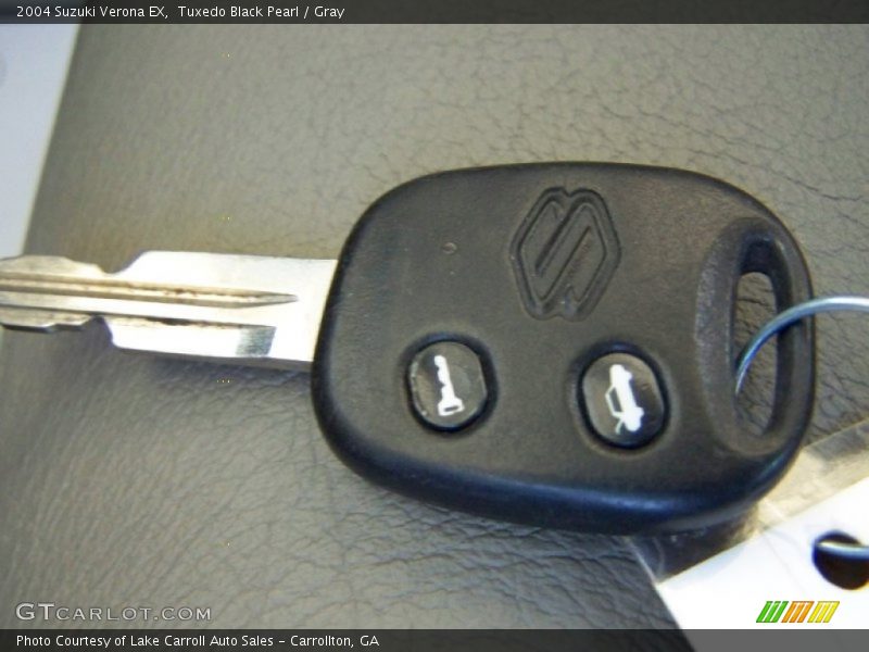 Tuxedo Black Pearl / Gray 2004 Suzuki Verona EX