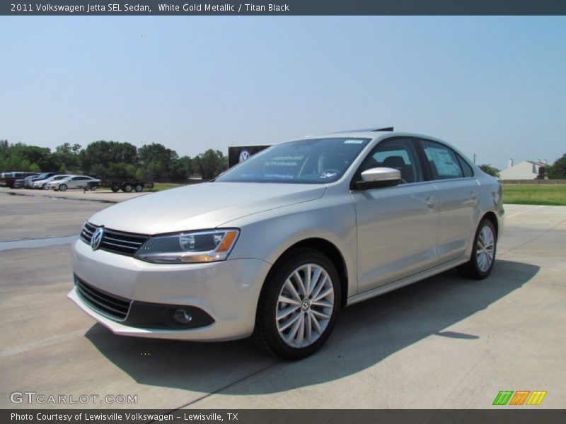 Front 3/4 View of 2011 Jetta SEL Sedan
