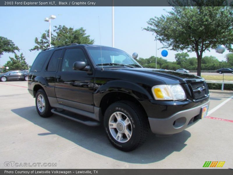 Front 3/4 View of 2003 Explorer Sport XLT