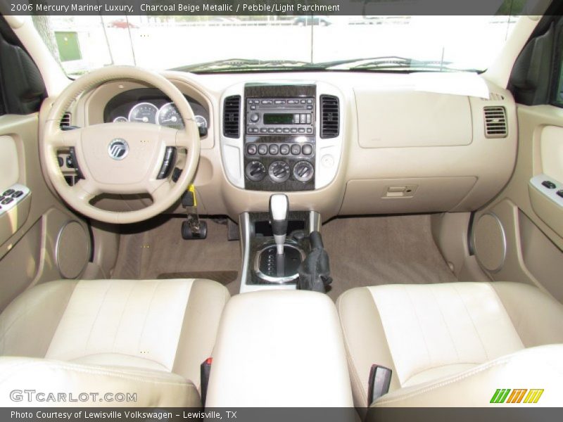 Dashboard of 2006 Mariner Luxury
