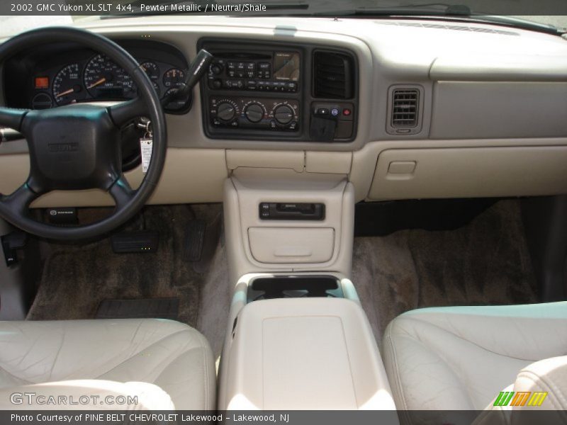 Dashboard of 2002 Yukon XL SLT 4x4
