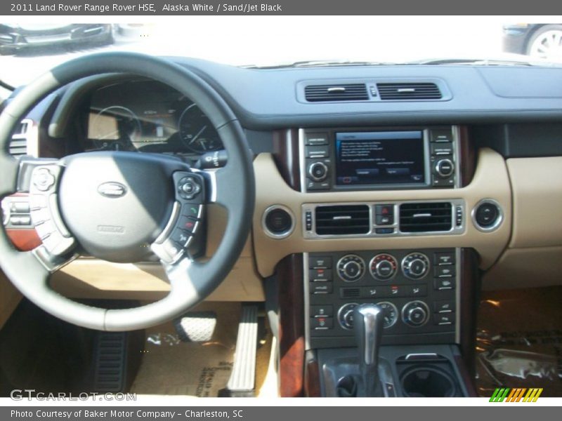 Alaska White / Sand/Jet Black 2011 Land Rover Range Rover HSE