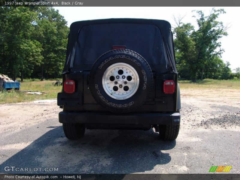 Black / Gray 1997 Jeep Wrangler Sport 4x4