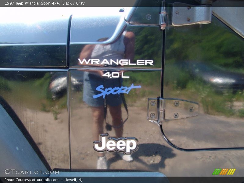  1997 Wrangler Sport 4x4 Logo