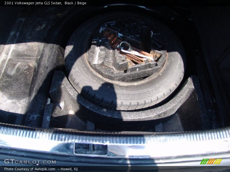 Black / Beige 2001 Volkswagen Jetta GLS Sedan