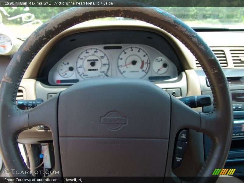 Arctic White Pearl Metallic / Beige 1998 Nissan Maxima GXE