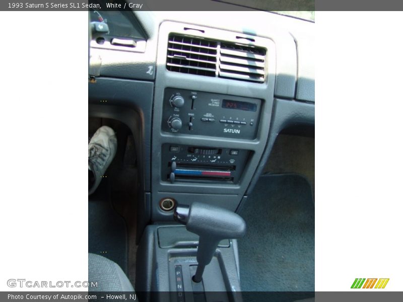 Controls of 1993 S Series SL1 Sedan