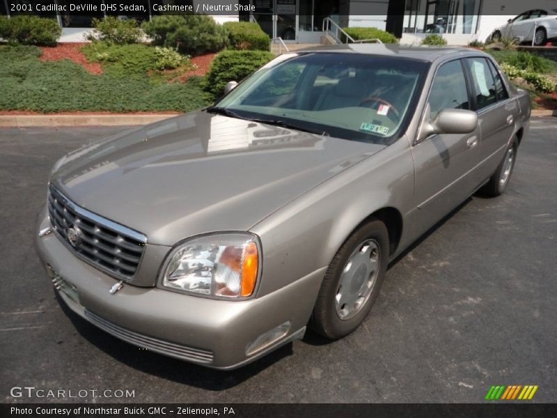 Front 3/4 View of 2001 DeVille DHS Sedan