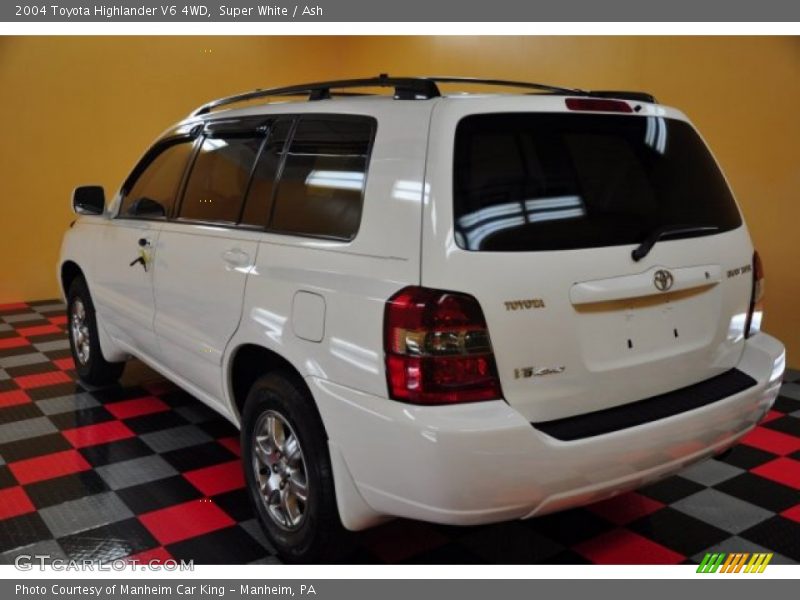 Super White / Ash 2004 Toyota Highlander V6 4WD