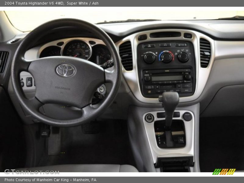 Super White / Ash 2004 Toyota Highlander V6 4WD