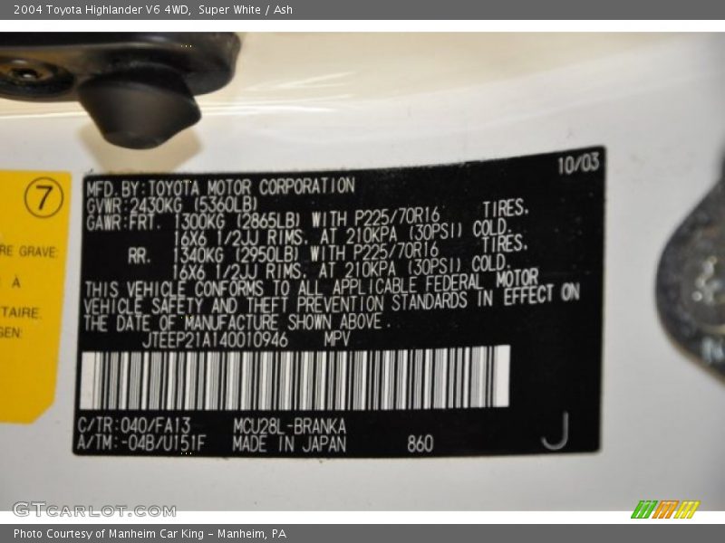 Super White / Ash 2004 Toyota Highlander V6 4WD