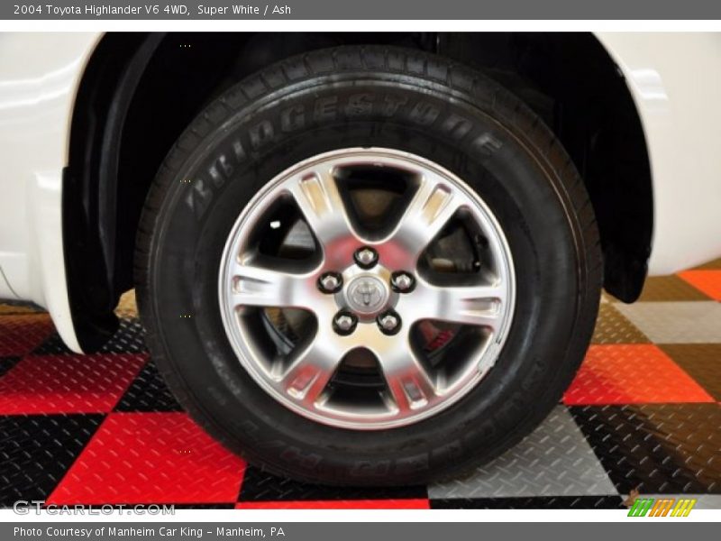 Super White / Ash 2004 Toyota Highlander V6 4WD