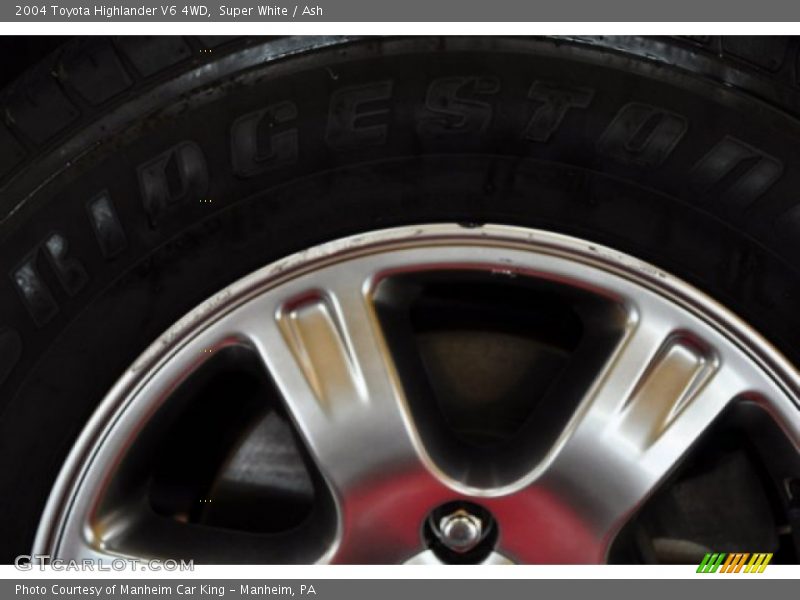 Super White / Ash 2004 Toyota Highlander V6 4WD