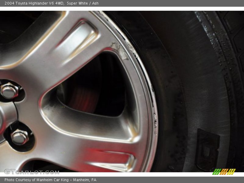 Super White / Ash 2004 Toyota Highlander V6 4WD
