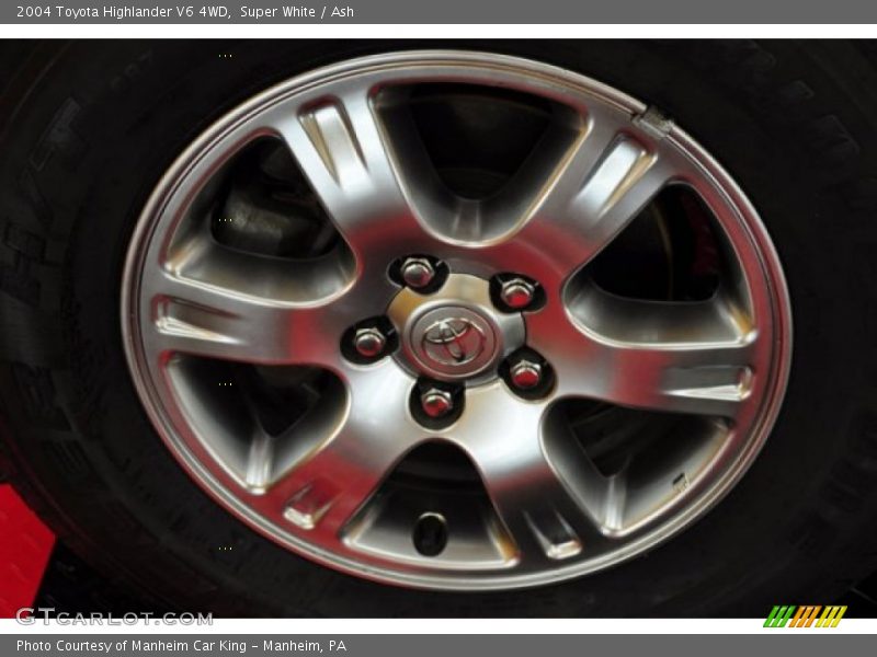 Super White / Ash 2004 Toyota Highlander V6 4WD