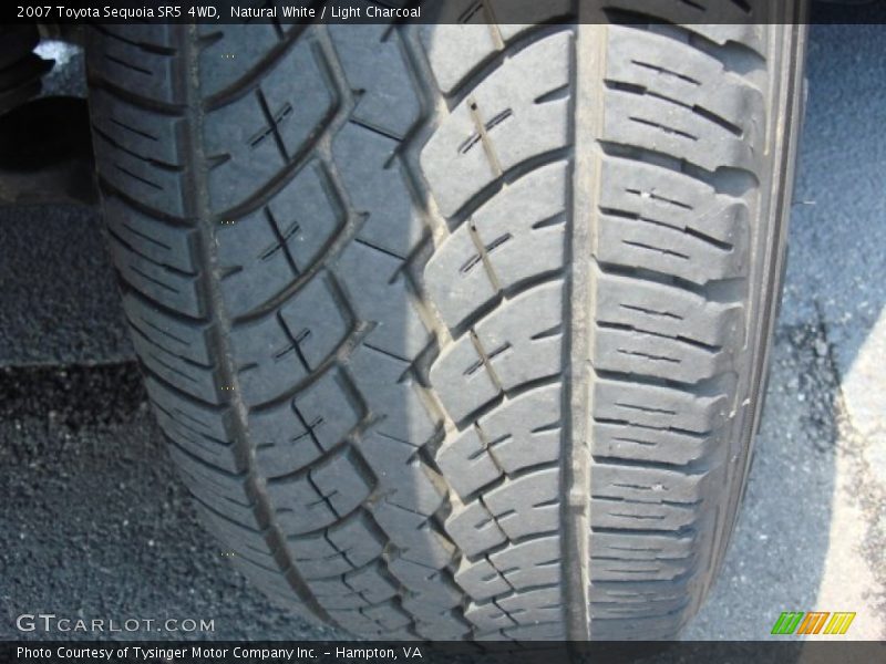 Natural White / Light Charcoal 2007 Toyota Sequoia SR5 4WD