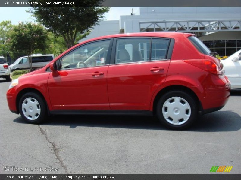 Red Alert / Beige 2007 Nissan Versa S