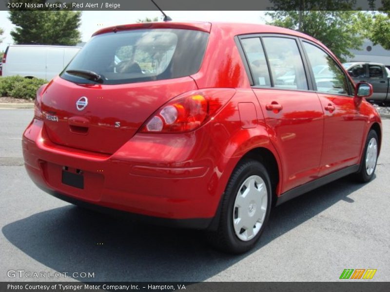 Red Alert / Beige 2007 Nissan Versa S