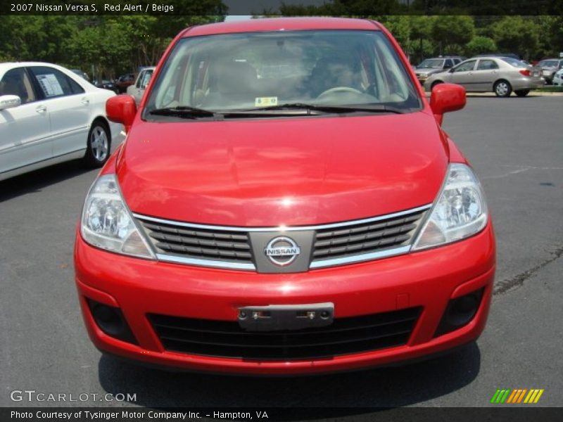 Red Alert / Beige 2007 Nissan Versa S
