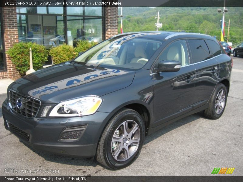 Front 3/4 View of 2011 XC60 T6 AWD