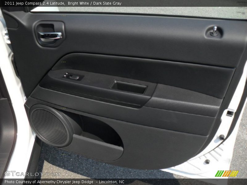 Bright White / Dark Slate Gray 2011 Jeep Compass 2.4 Latitude