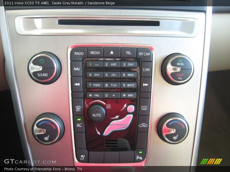 Controls of 2011 XC60 T6 AWD