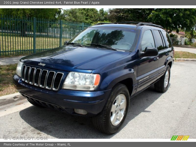 Front 3/4 View of 2001 Grand Cherokee Limited 4x4