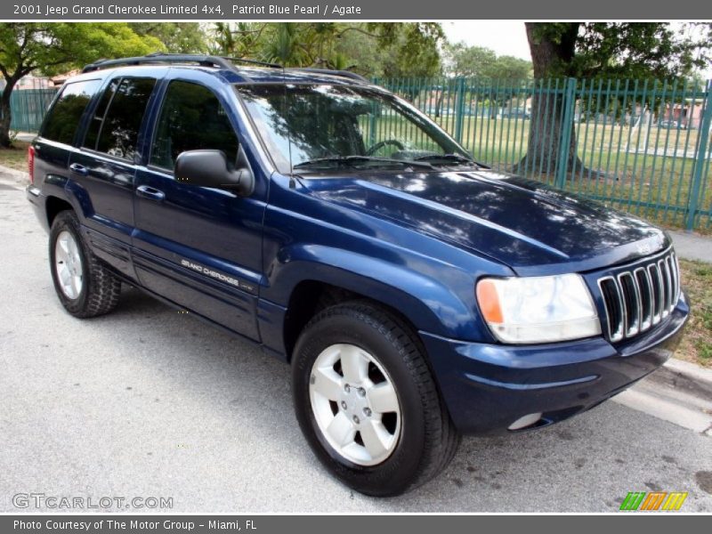 Front 3/4 View of 2001 Grand Cherokee Limited 4x4