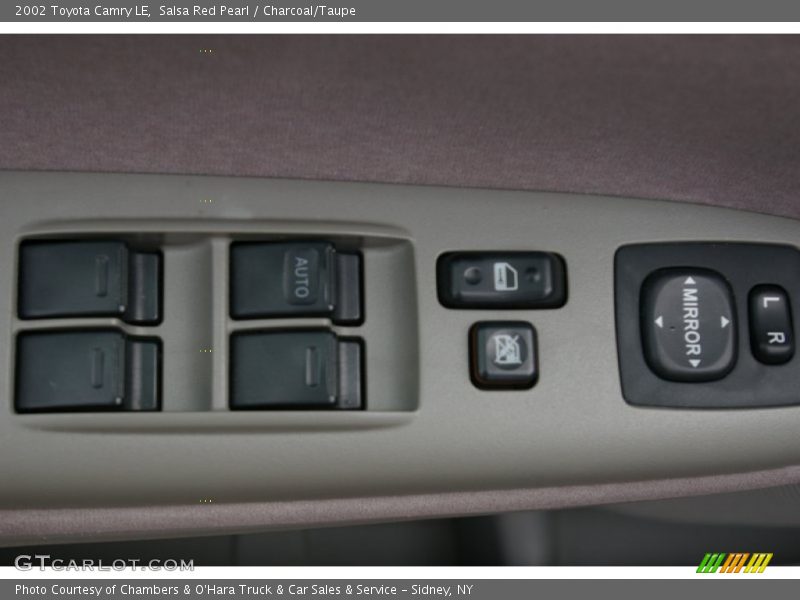 Salsa Red Pearl / Charcoal/Taupe 2002 Toyota Camry LE
