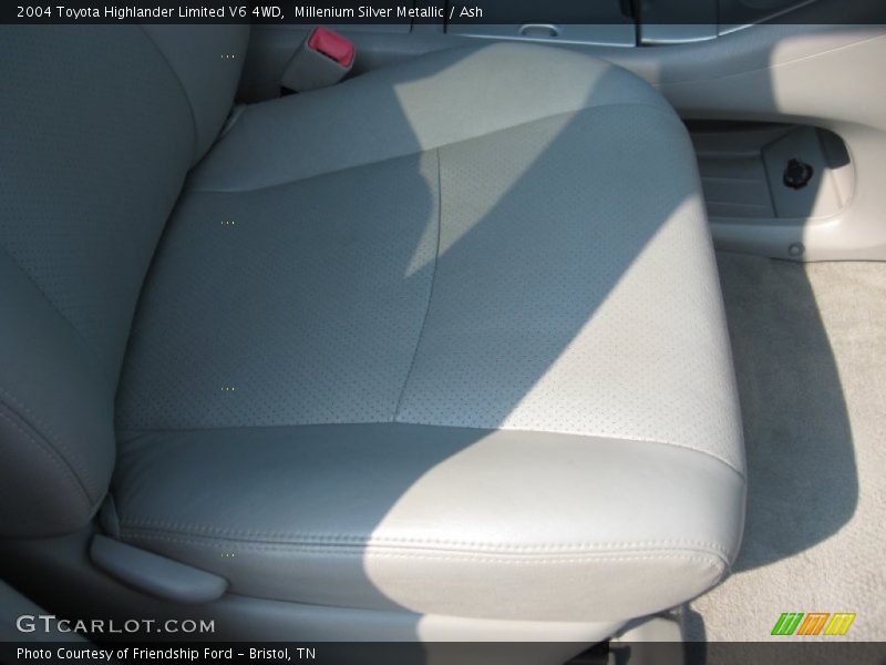 Millenium Silver Metallic / Ash 2004 Toyota Highlander Limited V6 4WD