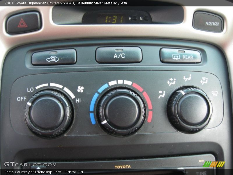 Millenium Silver Metallic / Ash 2004 Toyota Highlander Limited V6 4WD